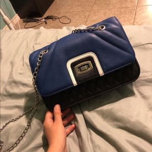 Guess purse